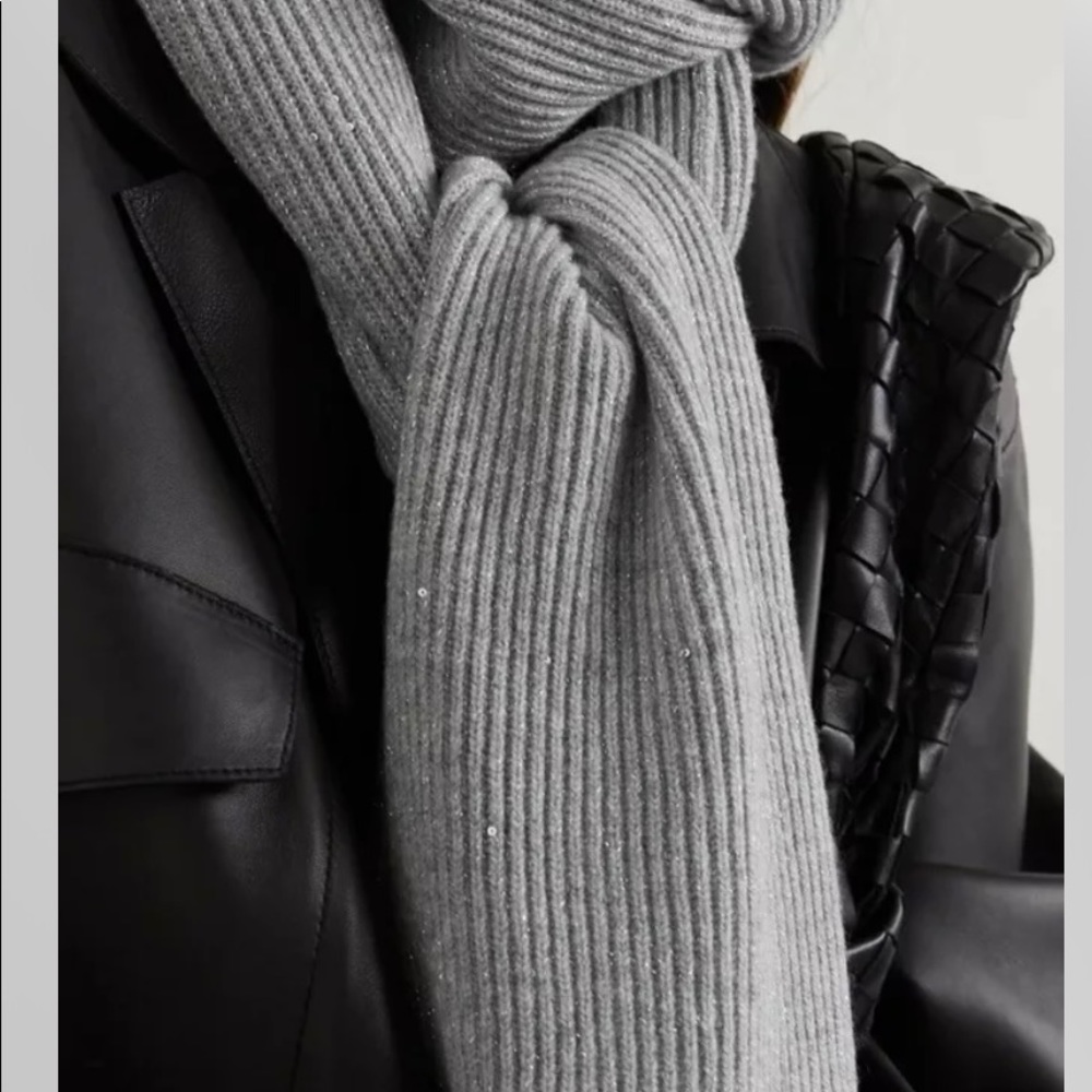 Brunello Cucinelli Sequin Embellished Ribbed Knot Scarf
